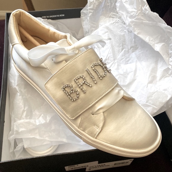 Betsey Johnson “Bridal” Liana Ivory Satin sneakers never worn - Picture 4 of 6